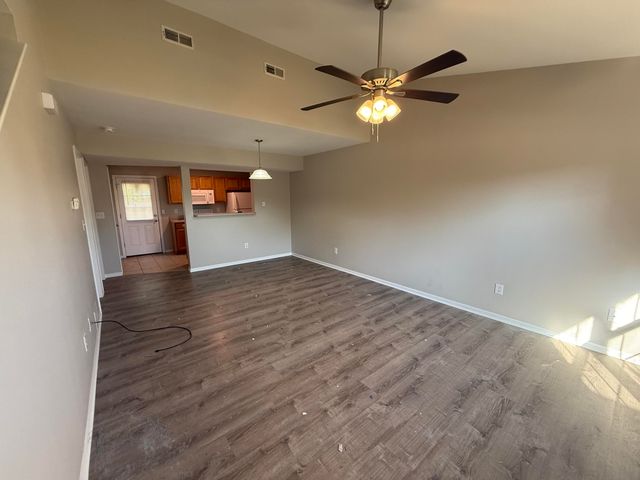 1407 GREENSBORO DR, Columbia, MO 65202