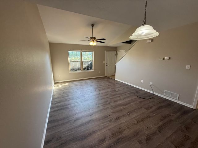 1407 GREENSBORO DR, Columbia, MO 65202