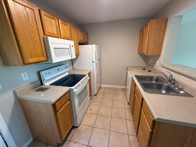 1407 GREENSBORO DR, Columbia, MO 65202