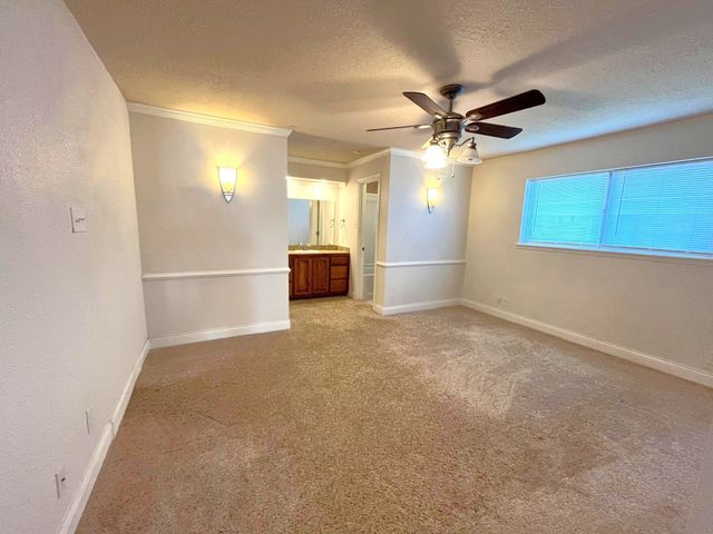 120 S Wood Avenue, Denison, TX 75020