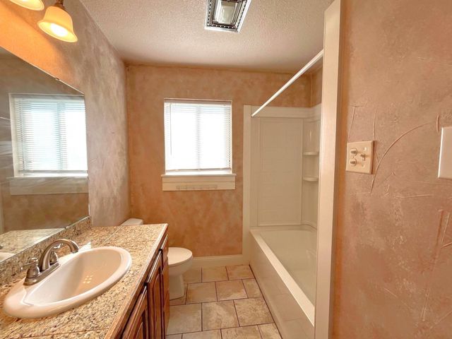 120 S Wood Avenue, Denison, TX 75020