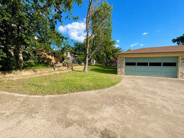 120 S Wood Avenue, Denison, TX 75020