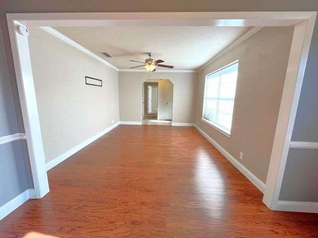 120 S Wood Avenue, Denison, TX 75020