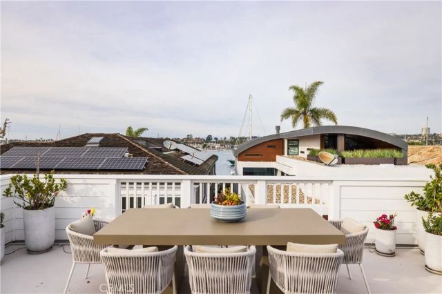 1508 E Balboa Boulevard, Newport Beach, CA 92661