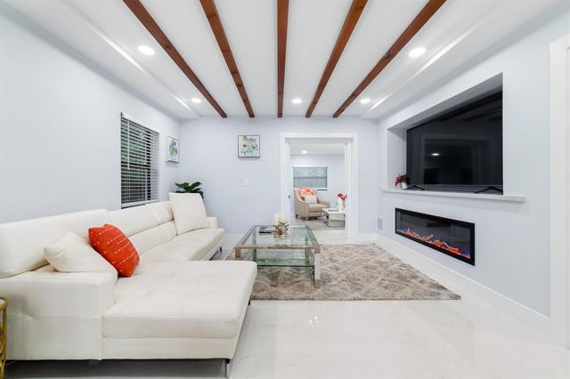 324 Bamboo Road, Palm Beach Shores, FL 33404