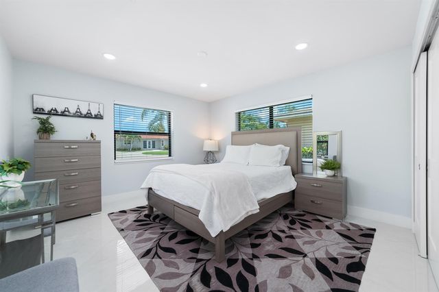 324 Bamboo Road, Palm Beach Shores, FL 33404