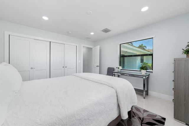 324 Bamboo Road, Palm Beach Shores, FL 33404