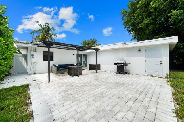 324 Bamboo Road, Palm Beach Shores, FL 33404