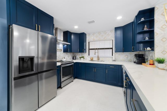 324 Bamboo Road, Palm Beach Shores, FL 33404