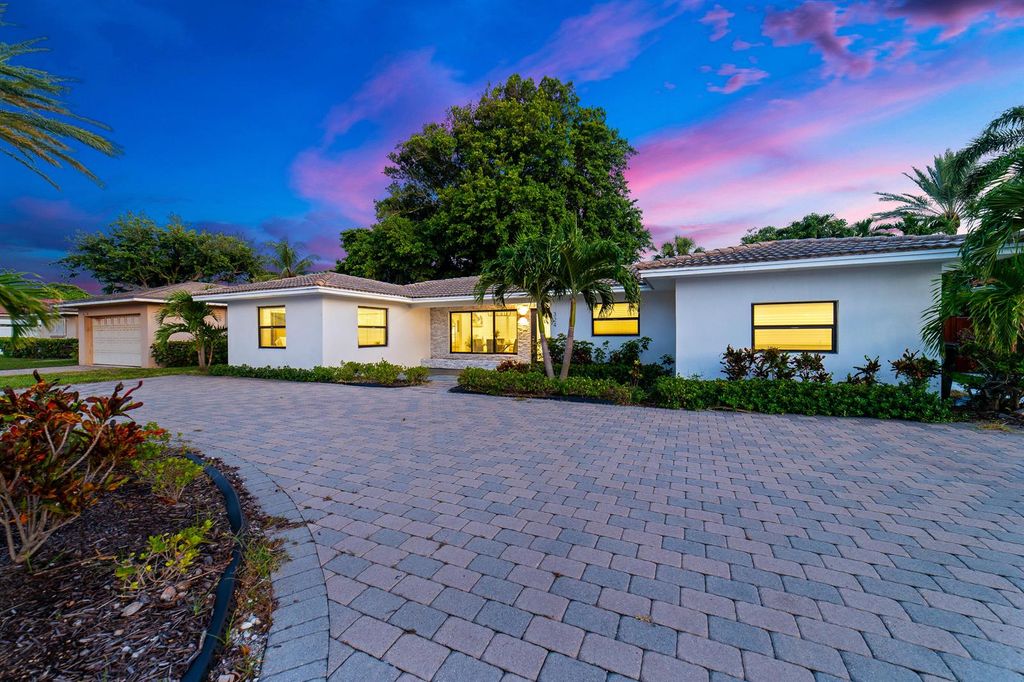 324 Bamboo Road, Palm Beach Shores, FL 33404