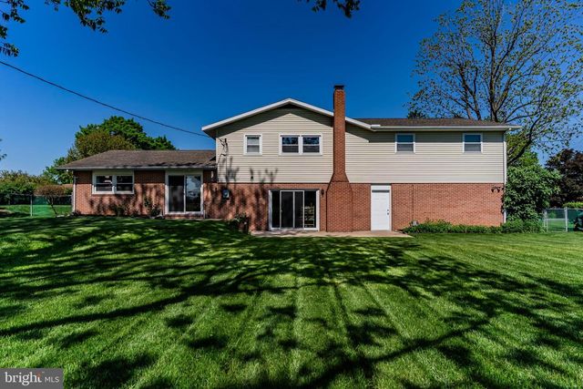 17 KENSINGTON DRIVE, Chambersburg, PA 17201