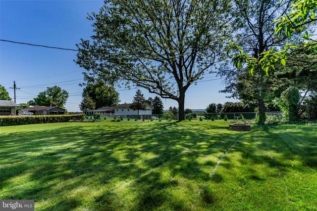 17 KENSINGTON DRIVE, Chambersburg, PA 17201