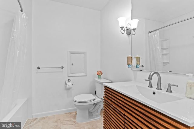 17 KENSINGTON DRIVE, Chambersburg, PA 17201