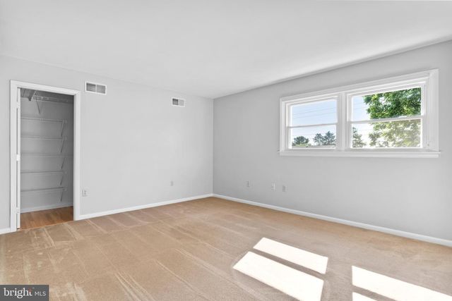 17 KENSINGTON DRIVE, Chambersburg, PA 17201