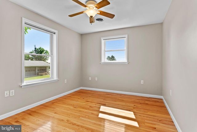 17 KENSINGTON DRIVE, Chambersburg, PA 17201
