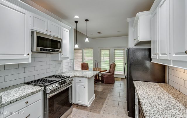 26 Old Bridge Cove, Byram, MS 39272