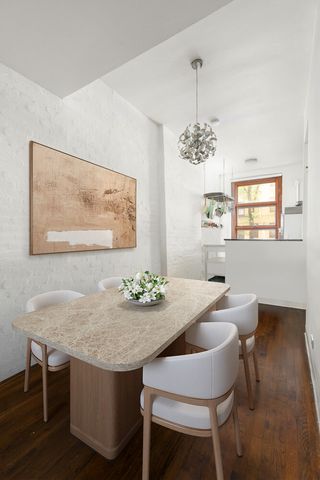 262 W 25TH Street, New York City, NY 10001