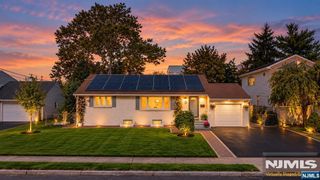 10 Homestead Road, Elmwood Park, NJ 07407