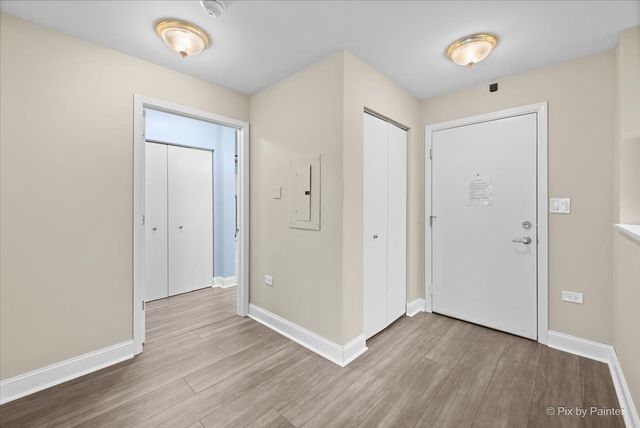 605 BARRINGTON Avenue 222, East Dundee, IL 60118