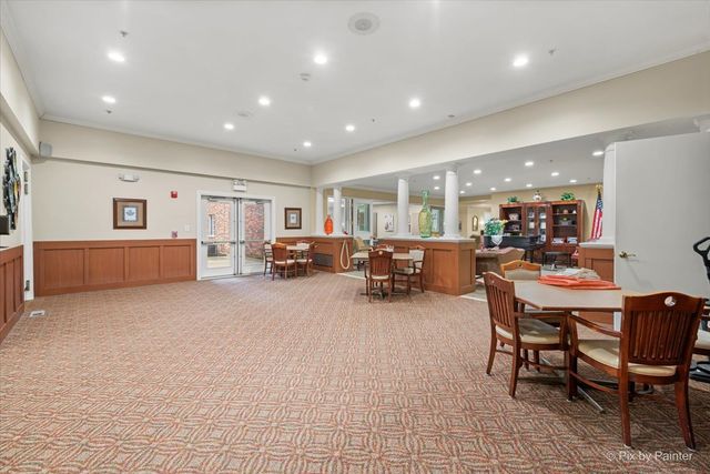 605 BARRINGTON Avenue 222, East Dundee, IL 60118