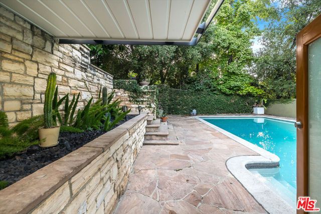 14322 Valley Vista Boulevard, Sherman Oaks, CA 91423