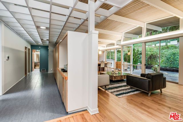 14322 Valley Vista Boulevard, Sherman Oaks, CA 91423