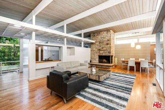 14322 Valley Vista Boulevard, Sherman Oaks, CA 91423