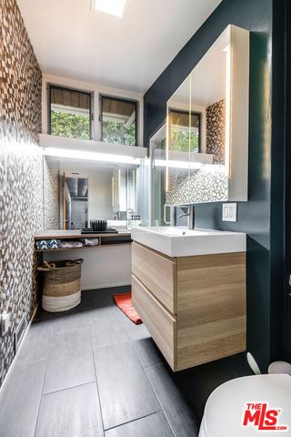 14322 Valley Vista Boulevard, Sherman Oaks, CA 91423