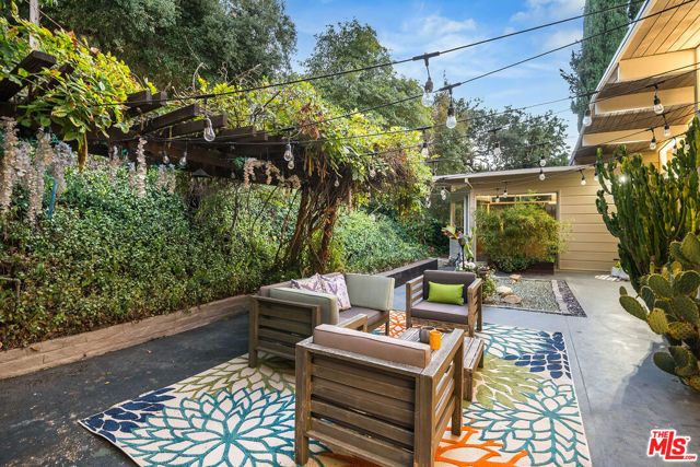 14322 Valley Vista Boulevard, Sherman Oaks, CA 91423