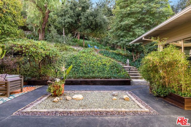 14322 Valley Vista Boulevard, Sherman Oaks, CA 91423