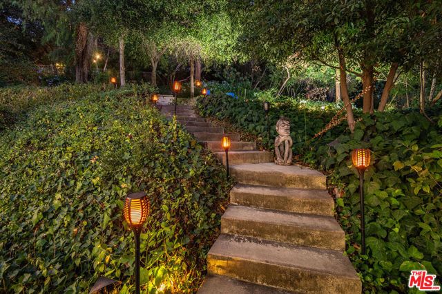 14322 Valley Vista Boulevard, Sherman Oaks, CA 91423