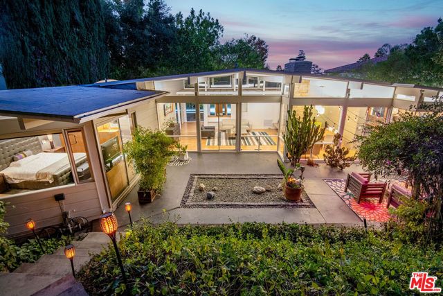 14322 Valley Vista Boulevard, Sherman Oaks, CA 91423