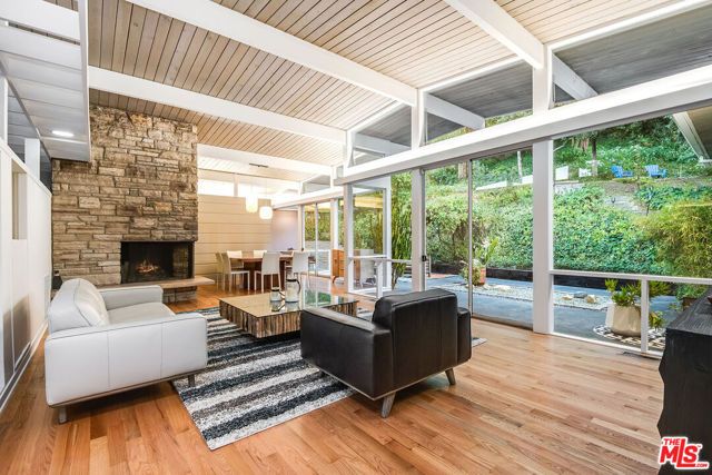 14322 Valley Vista Boulevard, Sherman Oaks, CA 91423