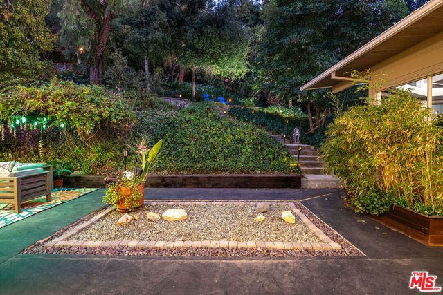 14322 Valley Vista Boulevard, Sherman Oaks, CA 91423