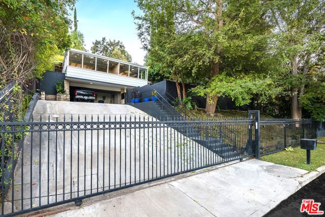 14322 Valley Vista Boulevard, Sherman Oaks, CA 91423