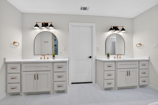 600 E Broadway St, Midland, TX 79707