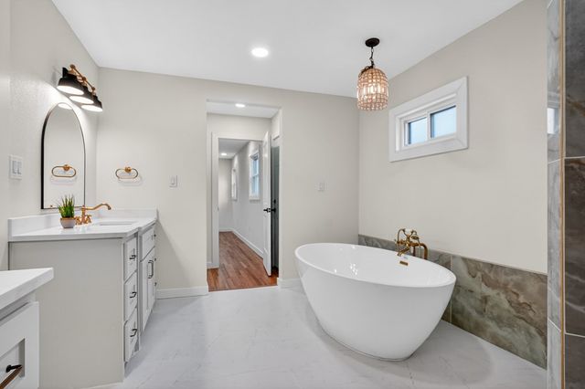 600 E Broadway St, Midland, TX 79707