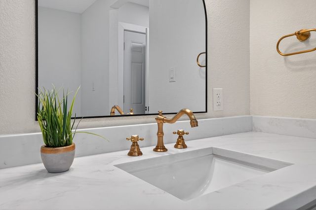 600 E Broadway St, Midland, TX 79707