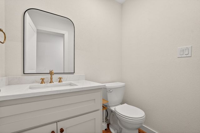 600 E Broadway St, Midland, TX 79707