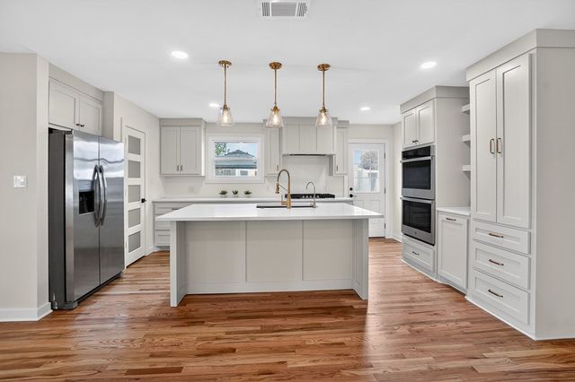 600 E Broadway St, Midland, TX 79707