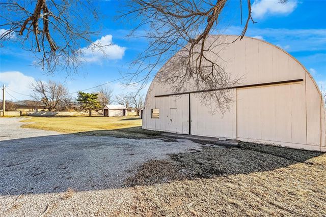 1202 S 13th Street, Kingfisher, OK 73750
