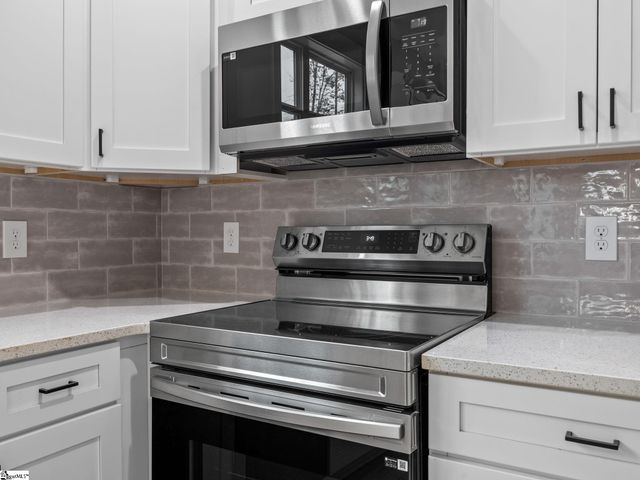 350 W River Grove Circle, Roebuck, SC 29376