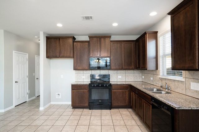 156 Triumph RD, Buda, TX 78610