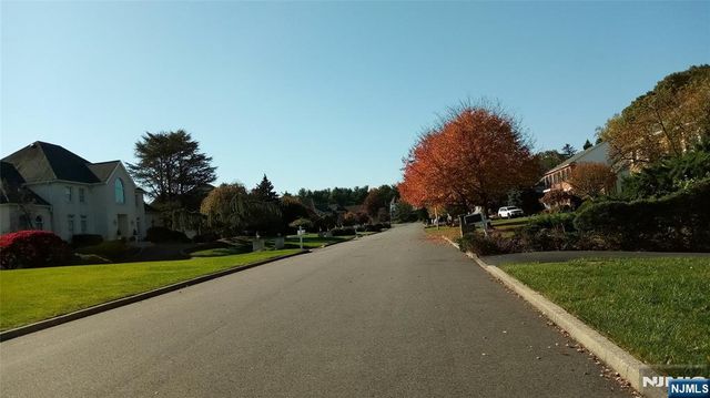 513 Lydia Lane, Wyckoff, NJ 07481