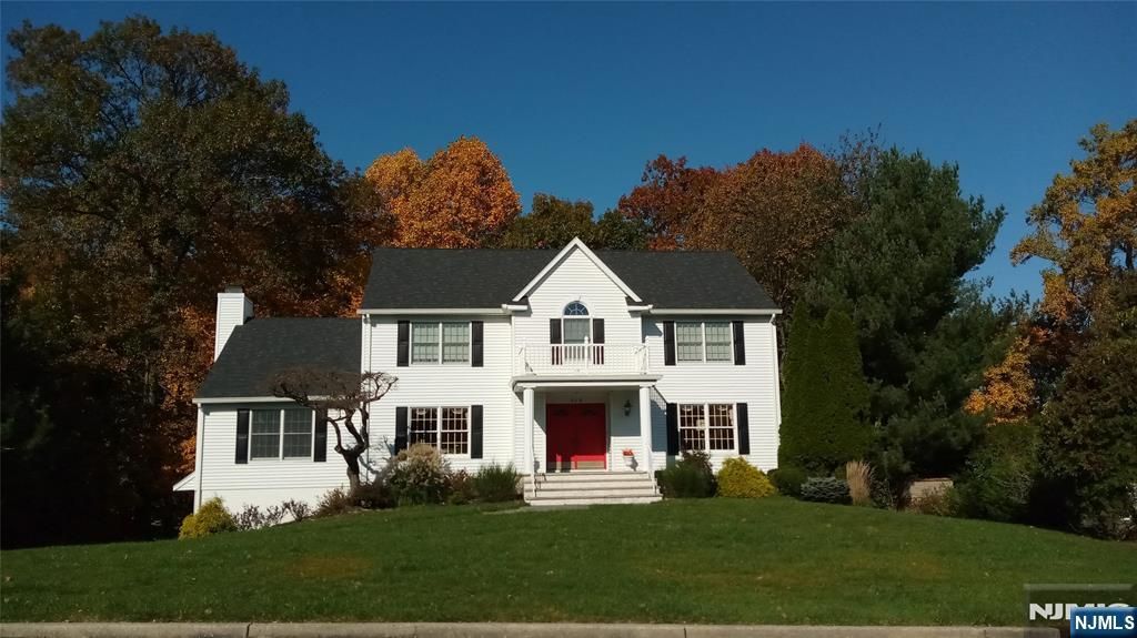 513 Lydia Lane, Wyckoff, NJ 07481