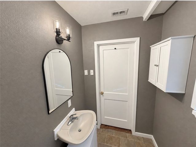 4813 Odem Dr, Corpus Christi, TX 78415