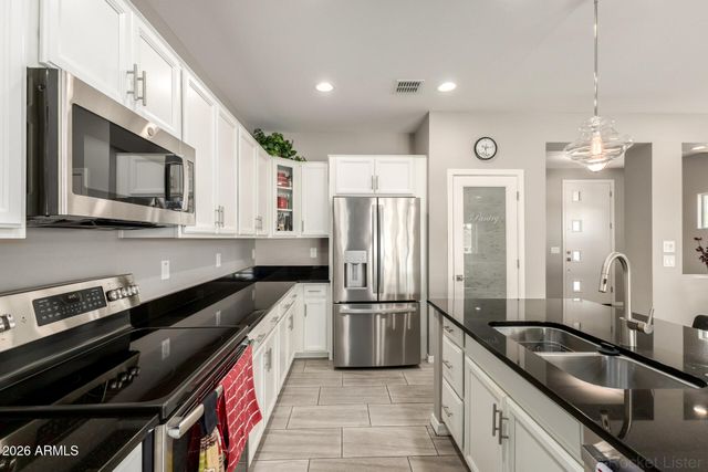 510 W CUCUMBER TREE Avenue, San Tan Valley, AZ 85140