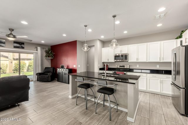 510 W CUCUMBER TREE Avenue, San Tan Valley, AZ 85140