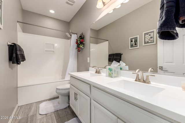 510 W CUCUMBER TREE Avenue, San Tan Valley, AZ 85140