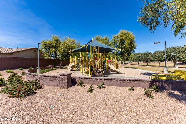 510 W CUCUMBER TREE Avenue, San Tan Valley, AZ 85140